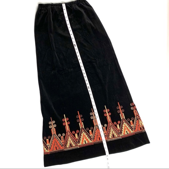 Vintage Velvet Long Skirt - Picture 5 of 7